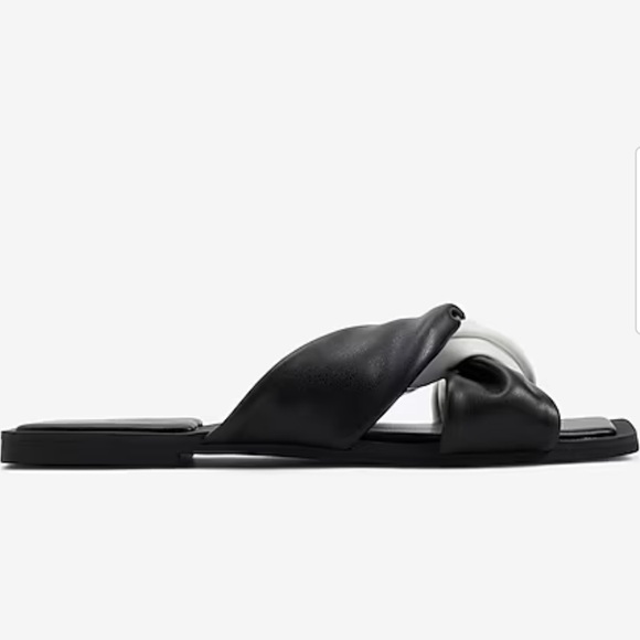 Brand New W/ Tag Express Black & White Twist Strap Flat Sandals - Size 8.5 - Picture 3 of 4